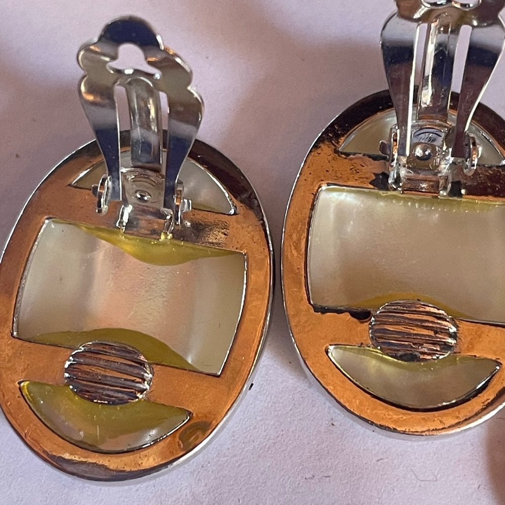 Mother of Pearl Oval Clip-On Earrings - Iridescent White - Picture 6 of 7